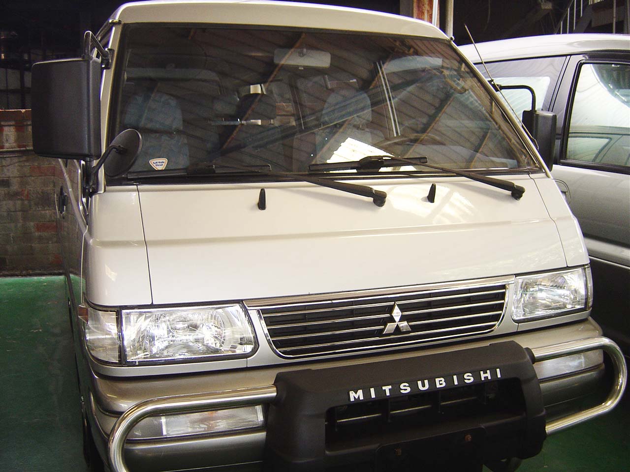 MITSUBISHI T_DELICA